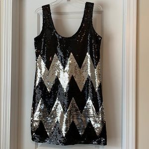 GUC BB Dakota Sequin Dress M